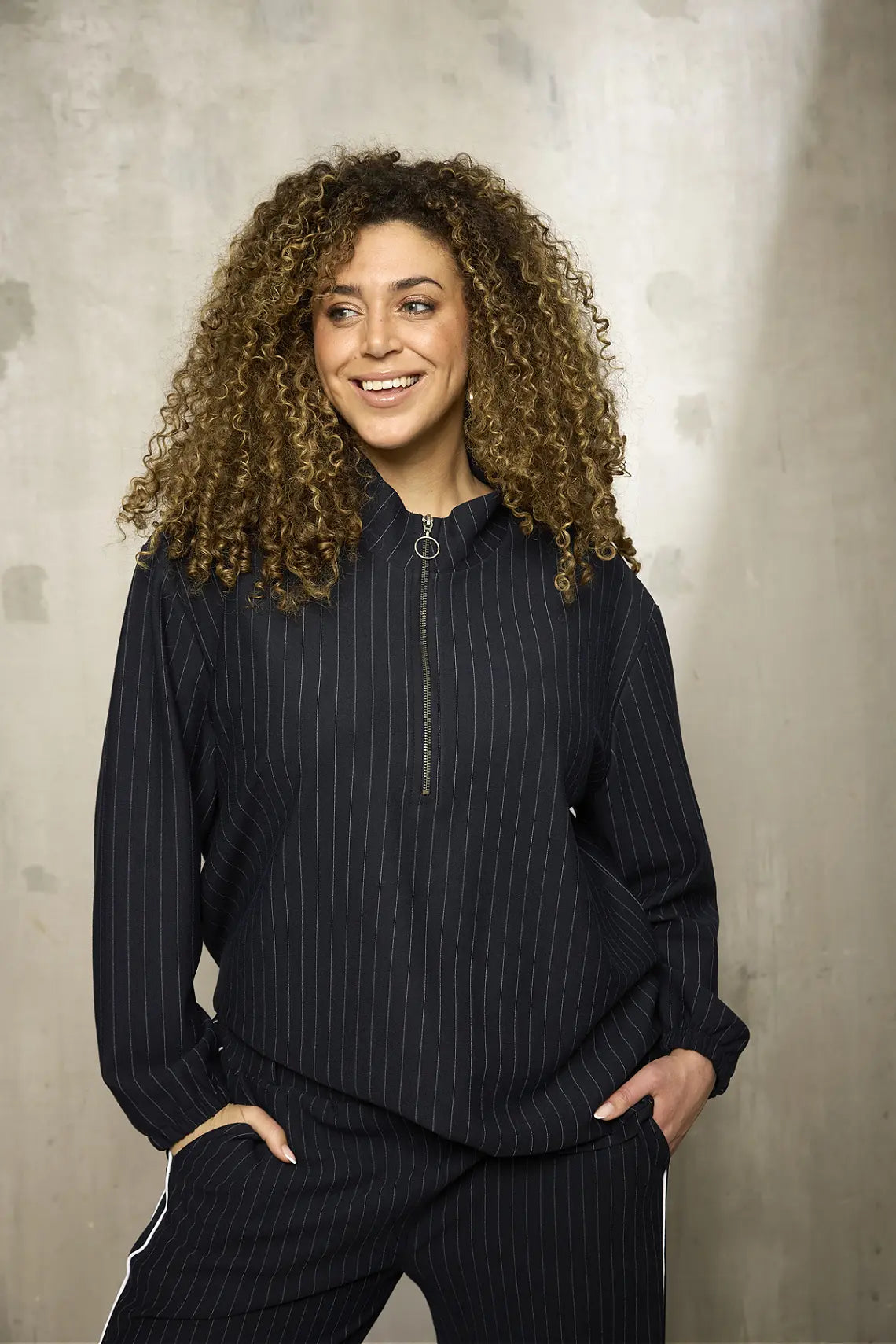 Randig sweatshirt från Zhenzi 201031