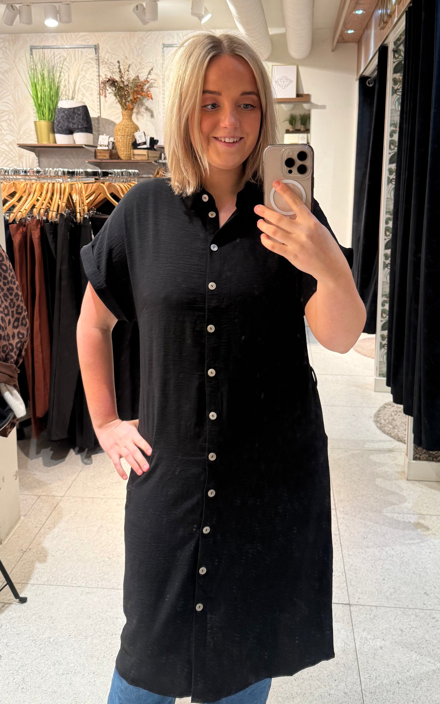 Svart långskjorta/klänning från Carmakoma 15372043