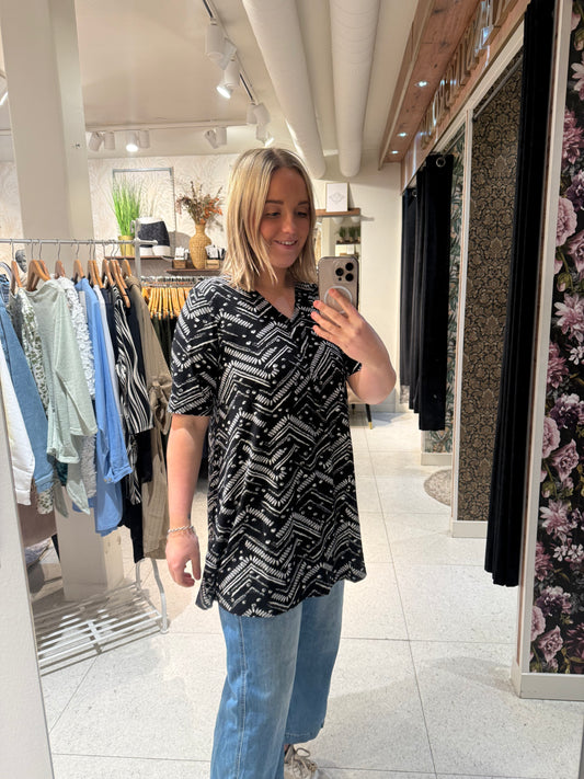 Mönstrad tunika från Ciso 220583