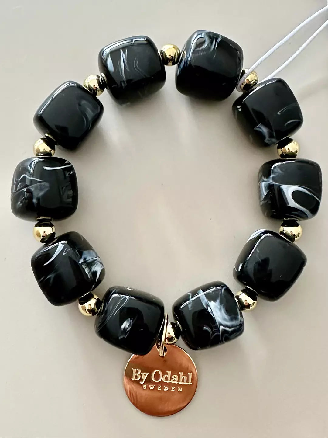 Svart armband från By Odahl A10-1