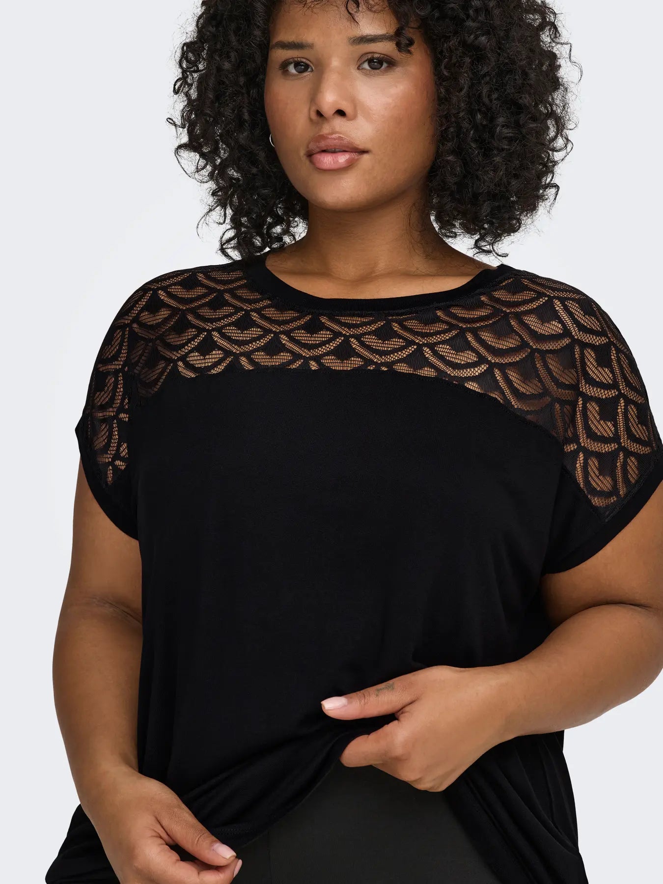 Svart topp med spets från Carmakoma 15197908