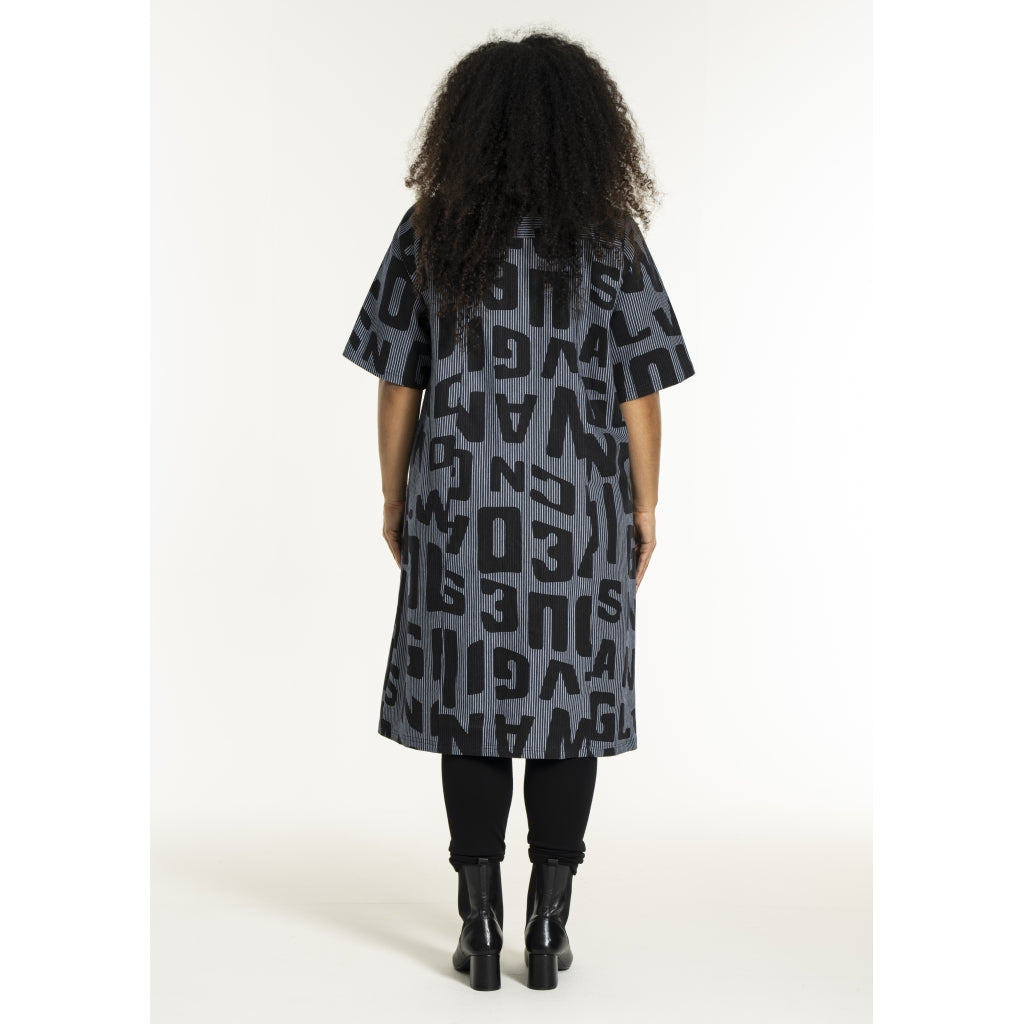 Cool jeans klänning från Studio S255861