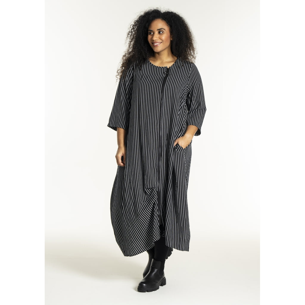 Cool klänning från Studio S255878