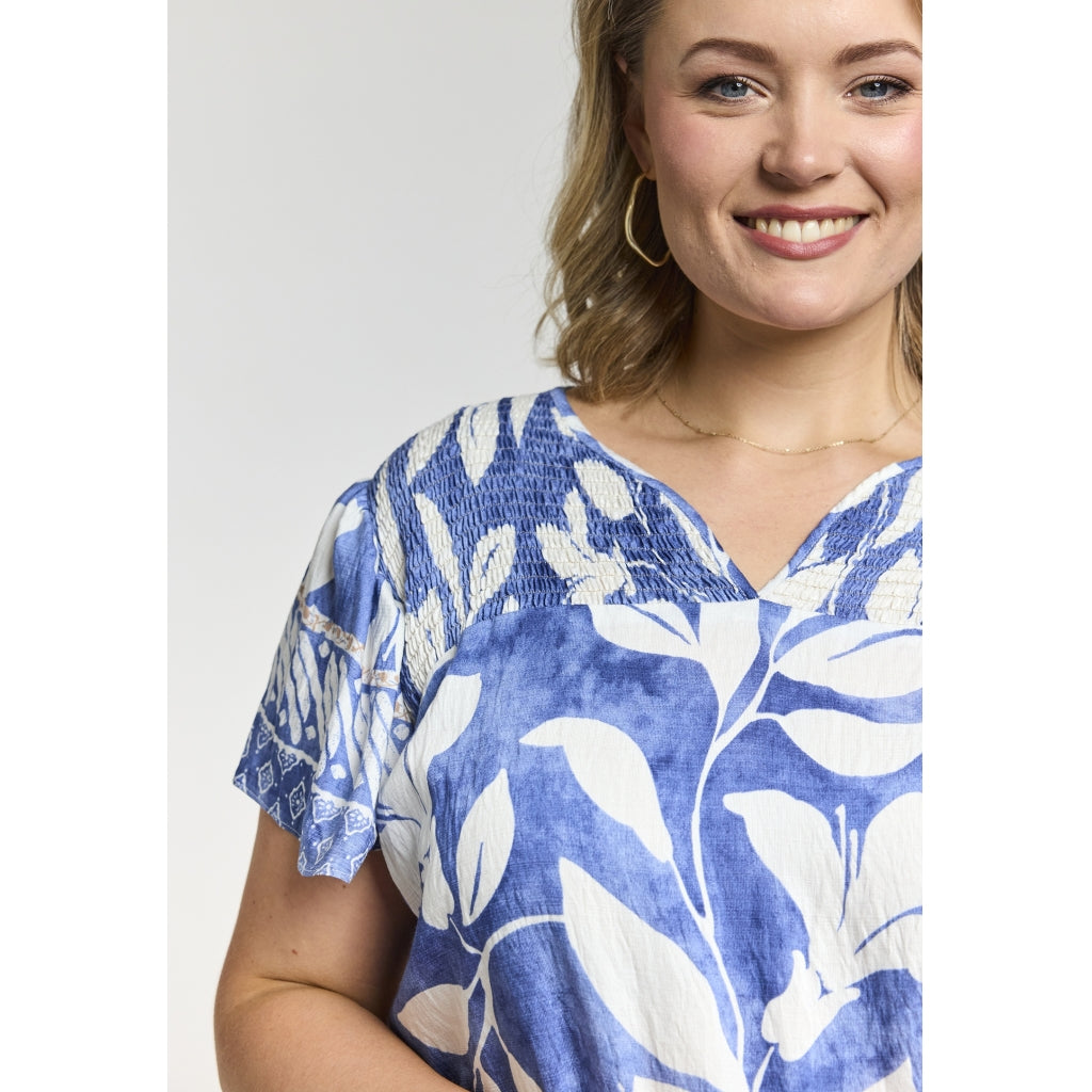 Mönstrad blus från Gozzip G263044