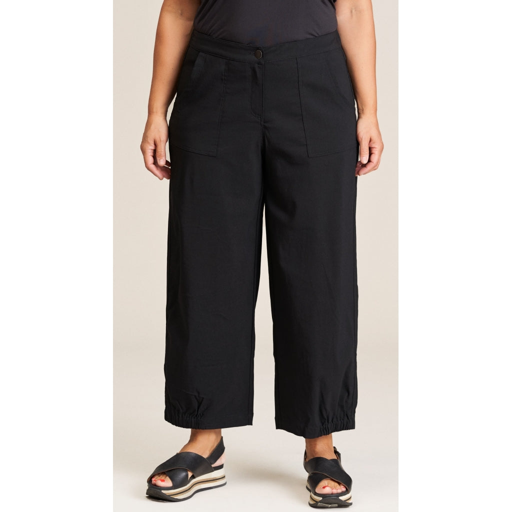 Svarta baggy pants från Gozzip 9903