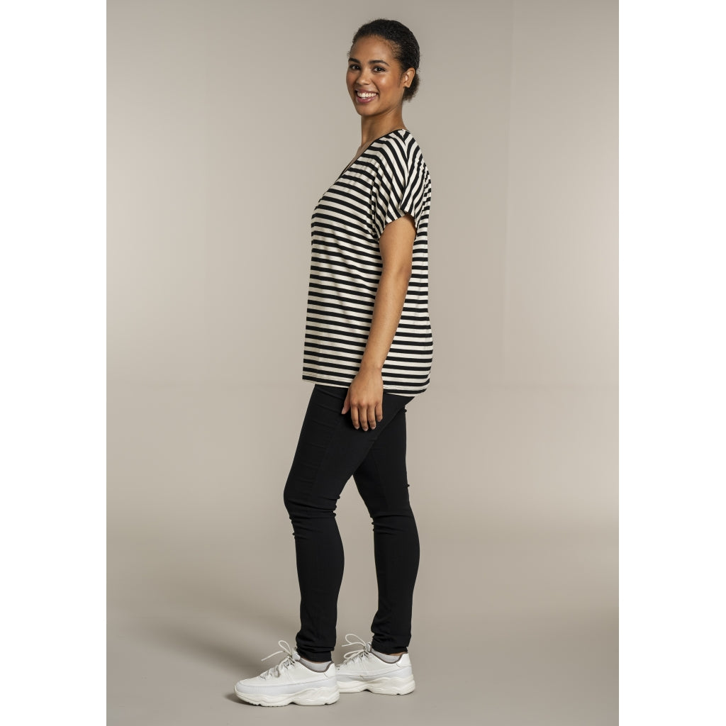 Randig T-shirt från Saandgard SG103