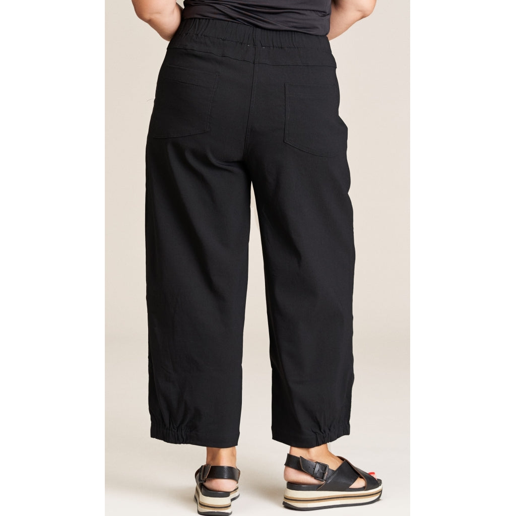 Svarta baggy pants från Gozzip 9903