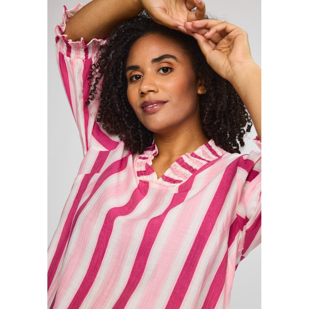 Rosa randig blus från Studio S262807