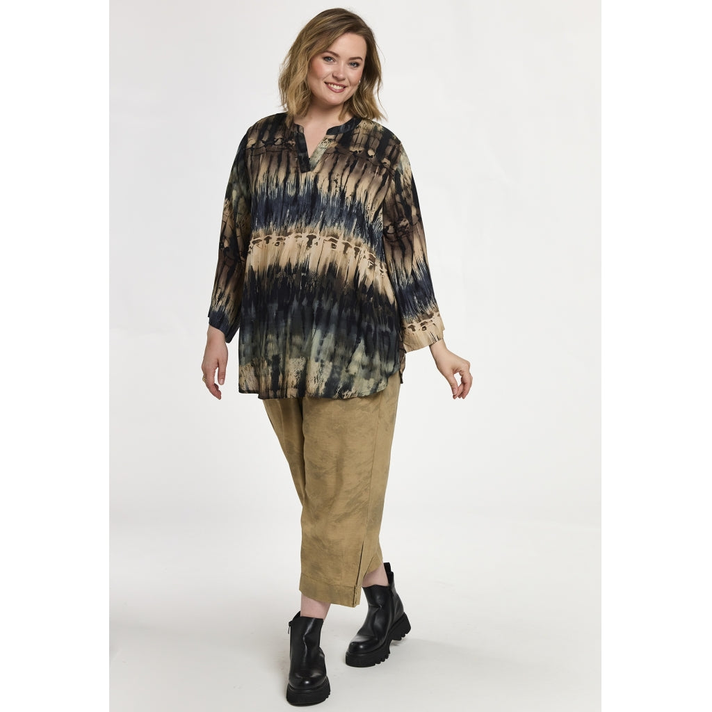 Mönstrad blus från Gozzip