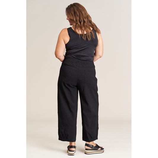 Svarta baggy pants från Gozzip 9903