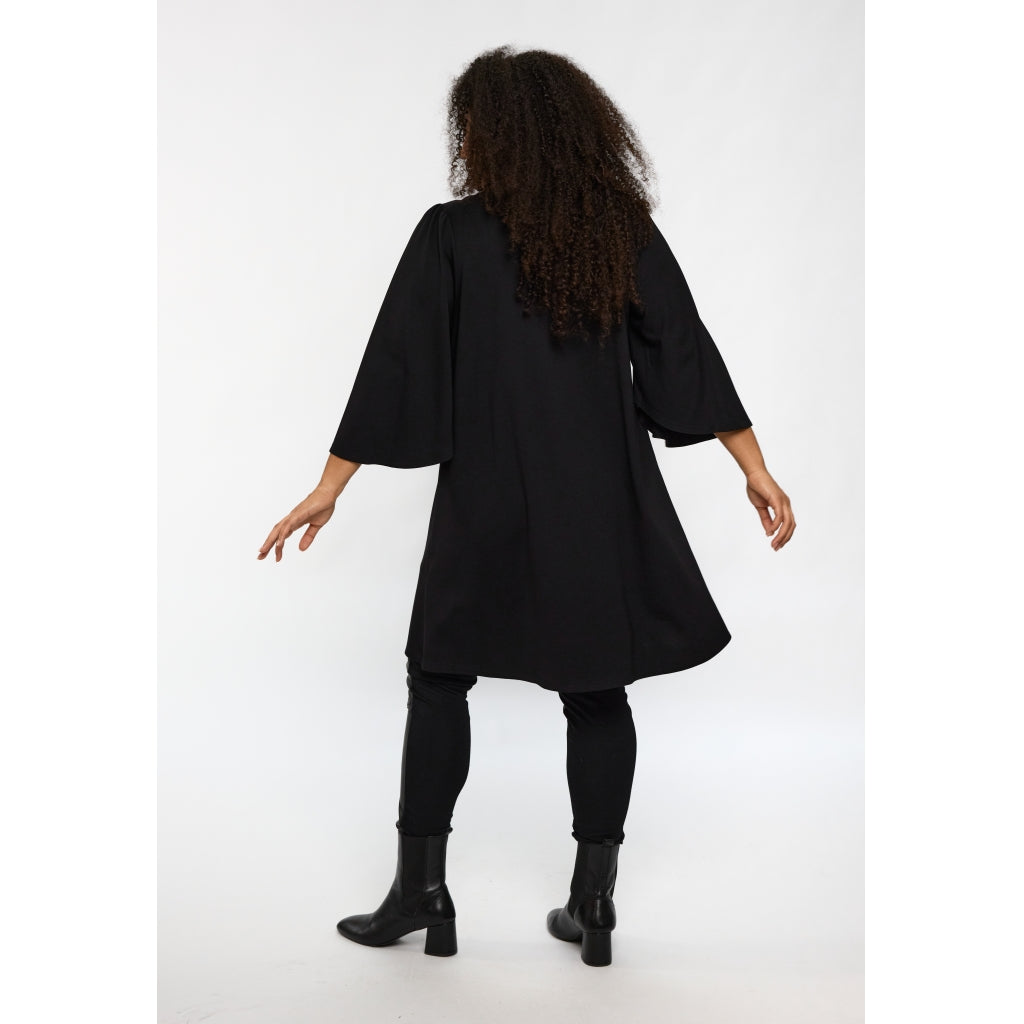 Svart klänning från Studio S256853