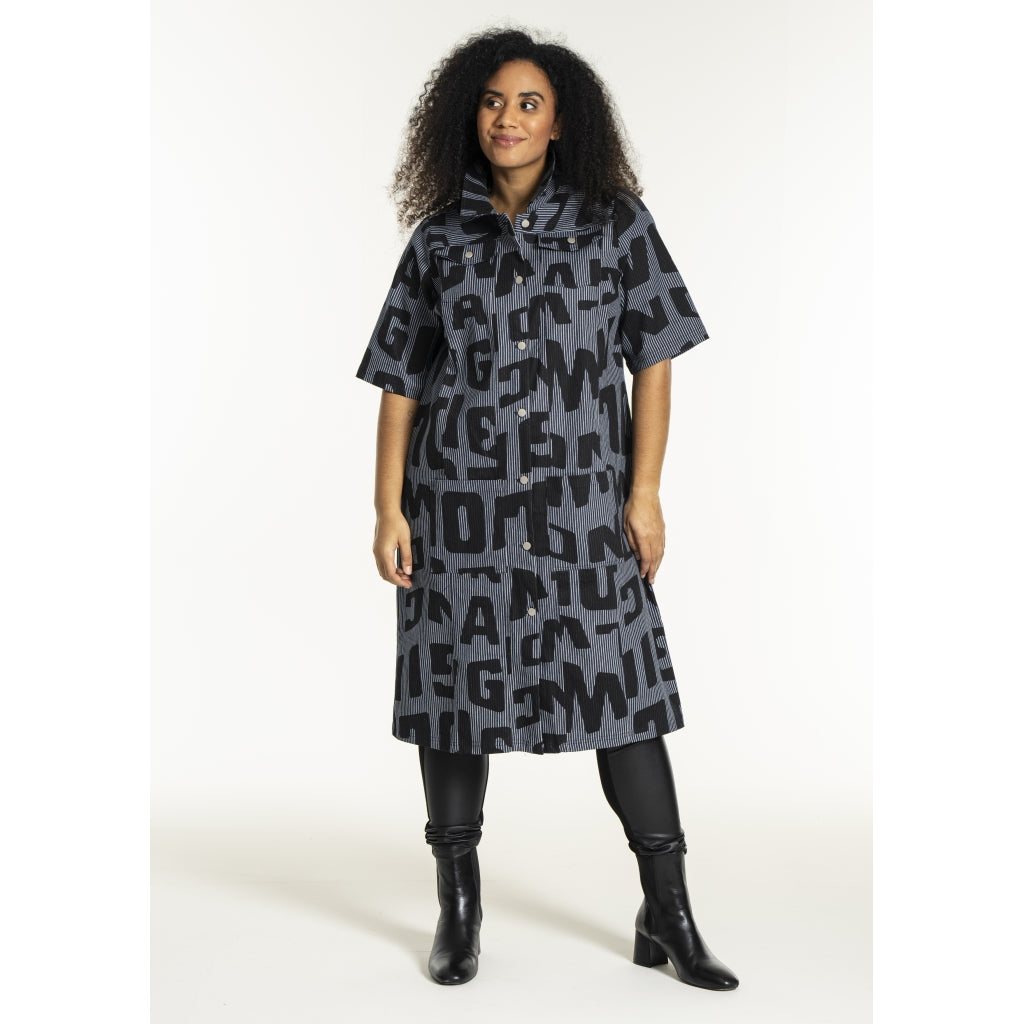 Cool jeans klänning från Studio S255861