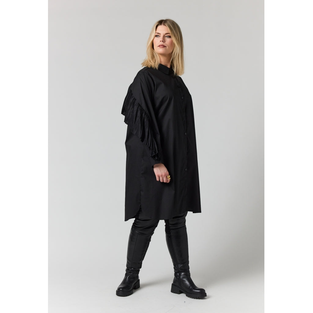 Tuff lång skjorta från Studio S266844