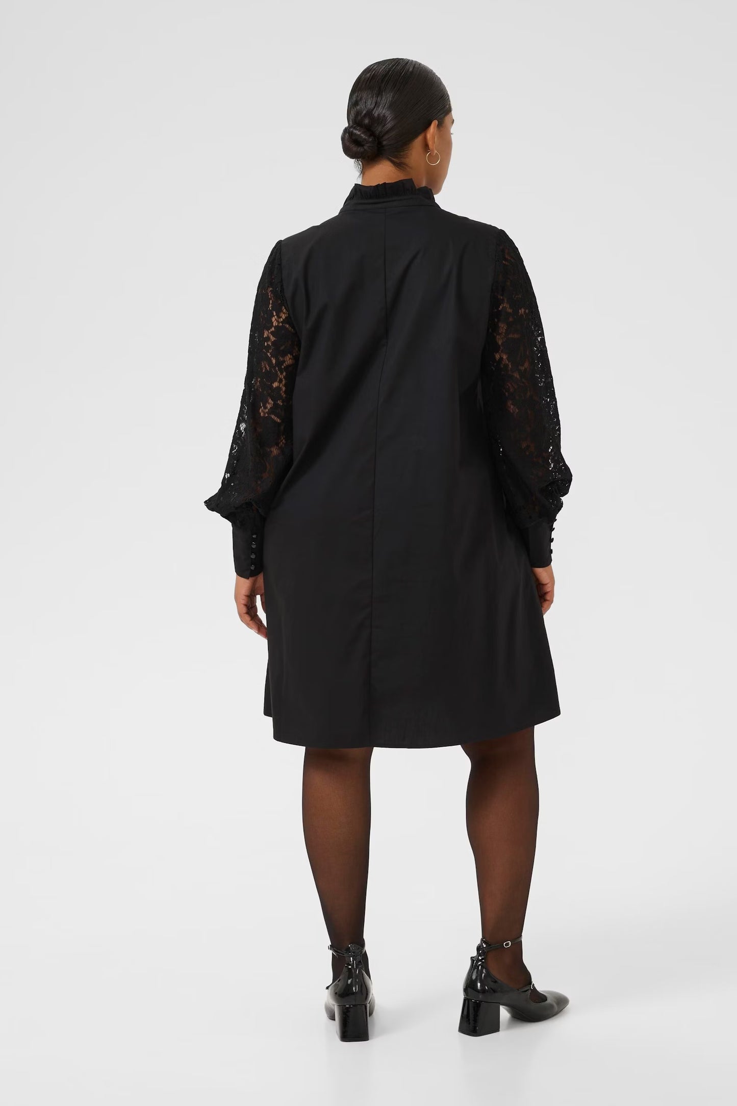 Svart klänning från Kaffe Curve 10583683