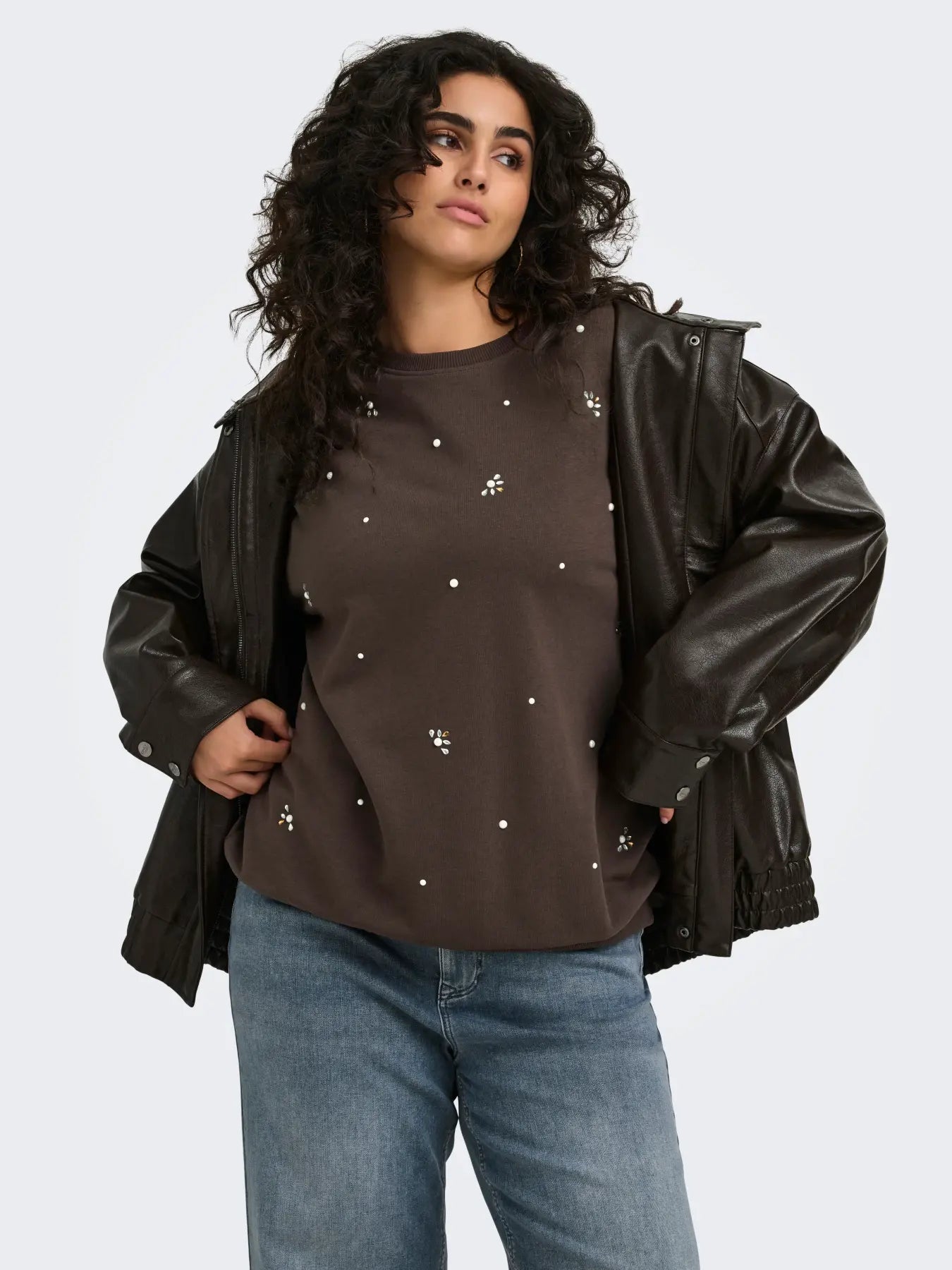 Mysig sweatshirt från Carmakoma 15381037