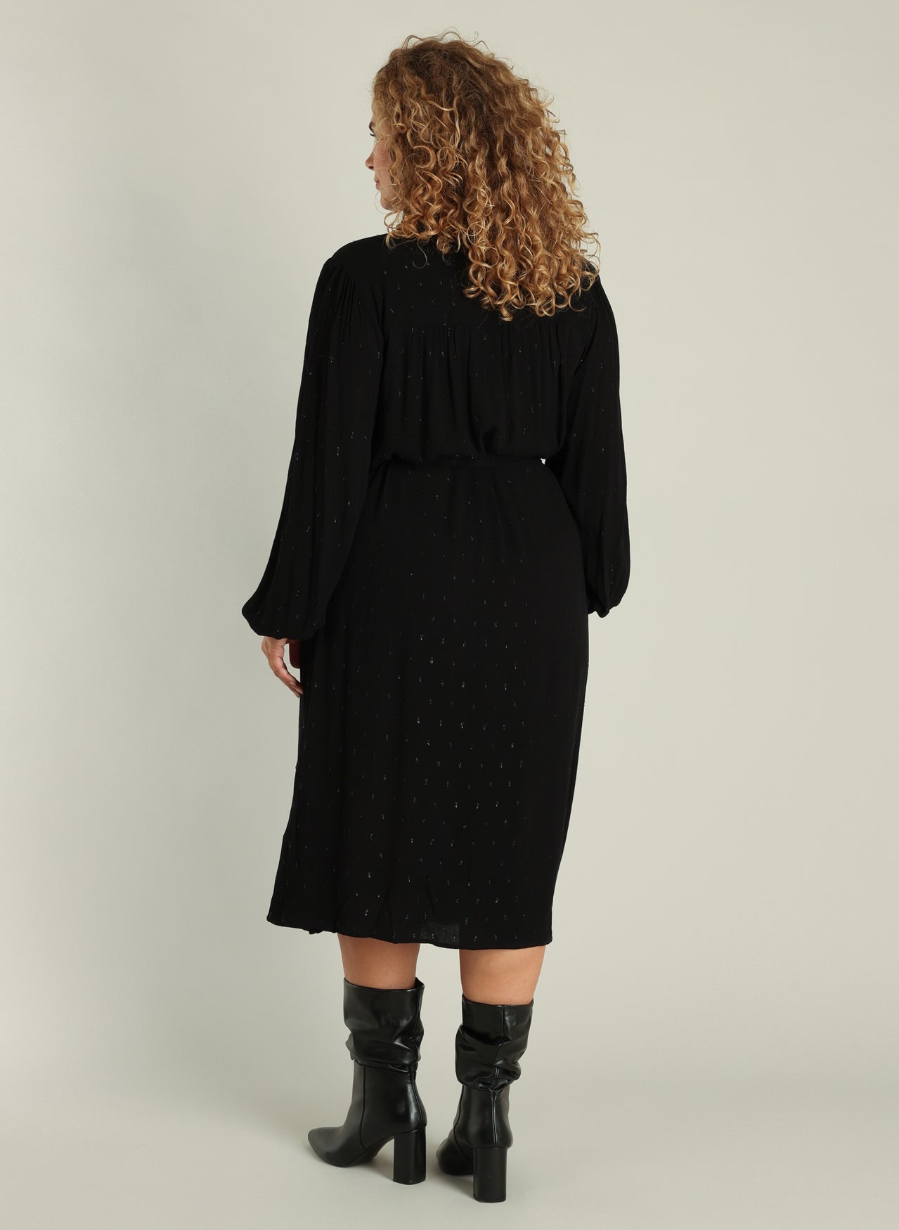 Svart lång klänning från YESTA A005804