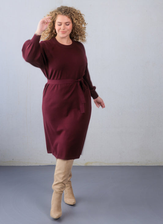 Vinröd stickad klänning från Yesta A005832