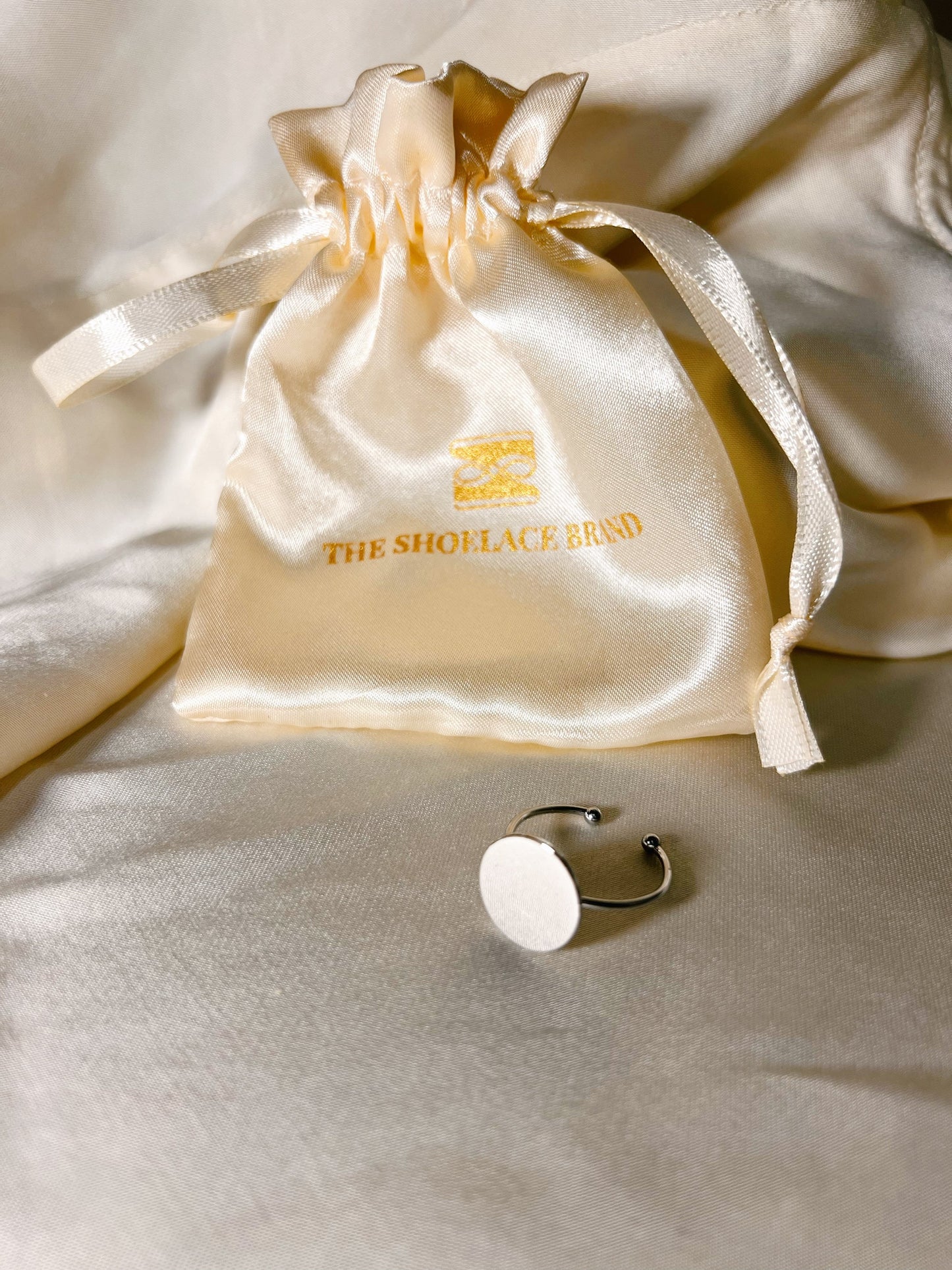 SILVER JUSTERBAR RING – KNAPPFOT 50.04