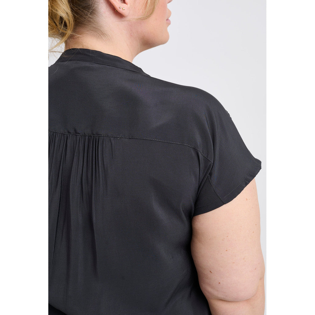 Elegant blus från Adia 3534