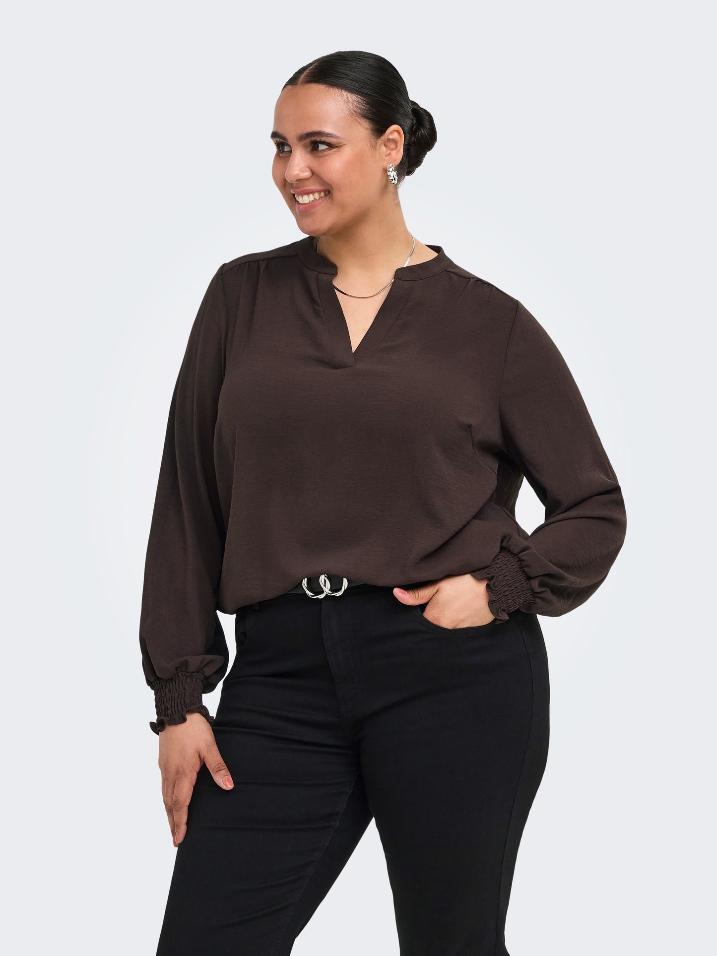 Brun blus från Carmakoma 15285157