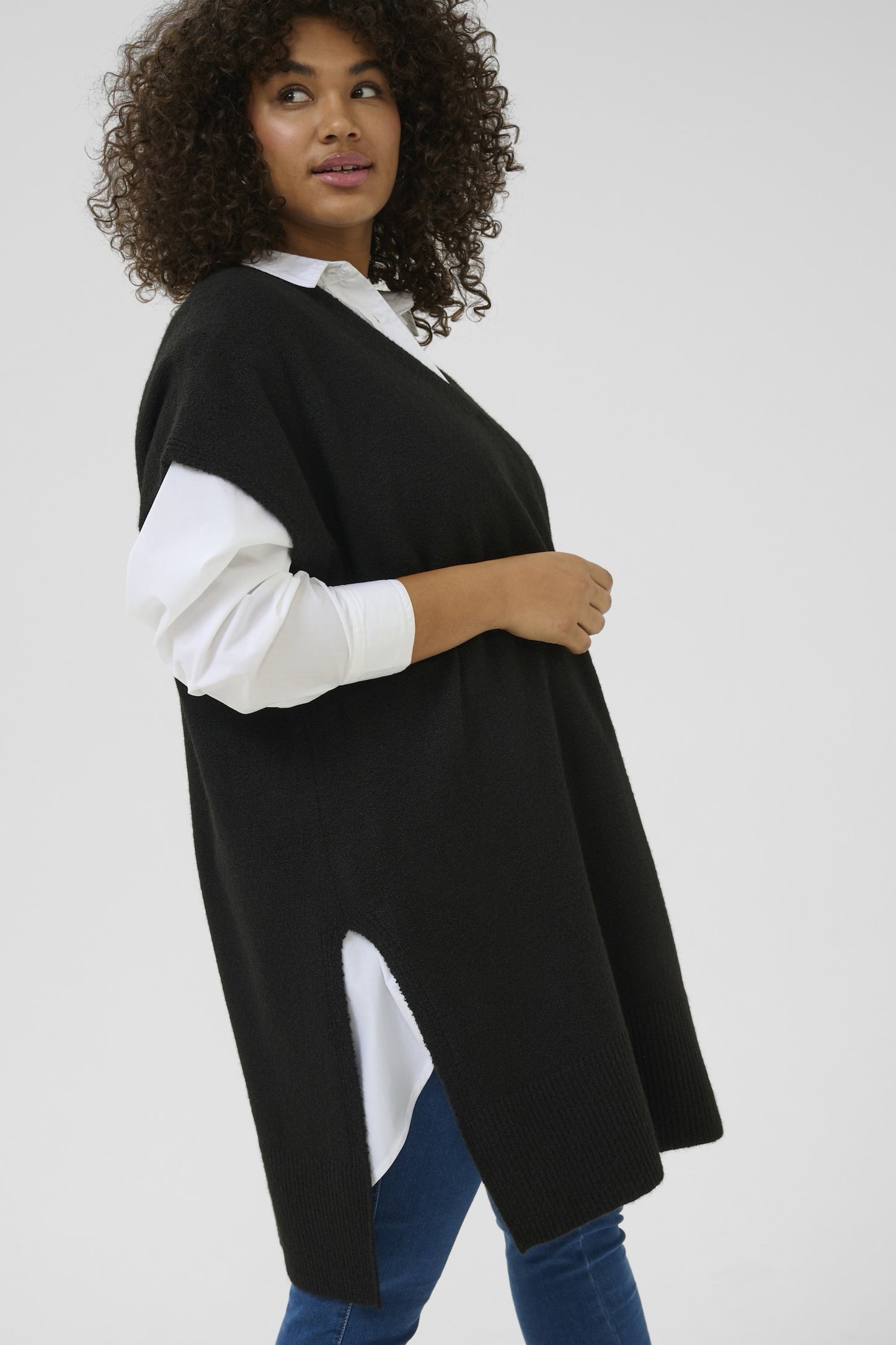 Svart poncho från Kaffe Curve 10582738