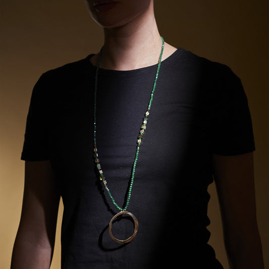 Grönt halsband från Moshi 12973