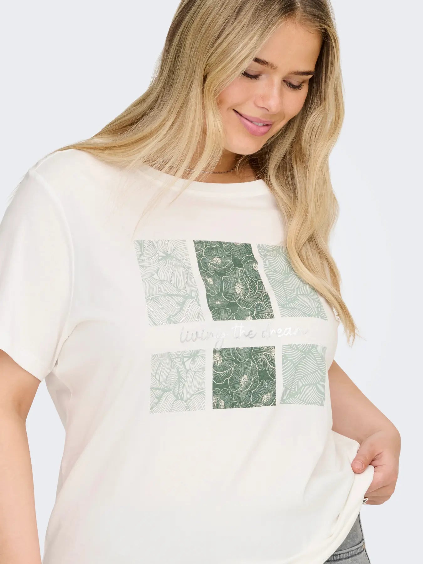 T-shirt med grönt tryck från Carmakoma 15353271