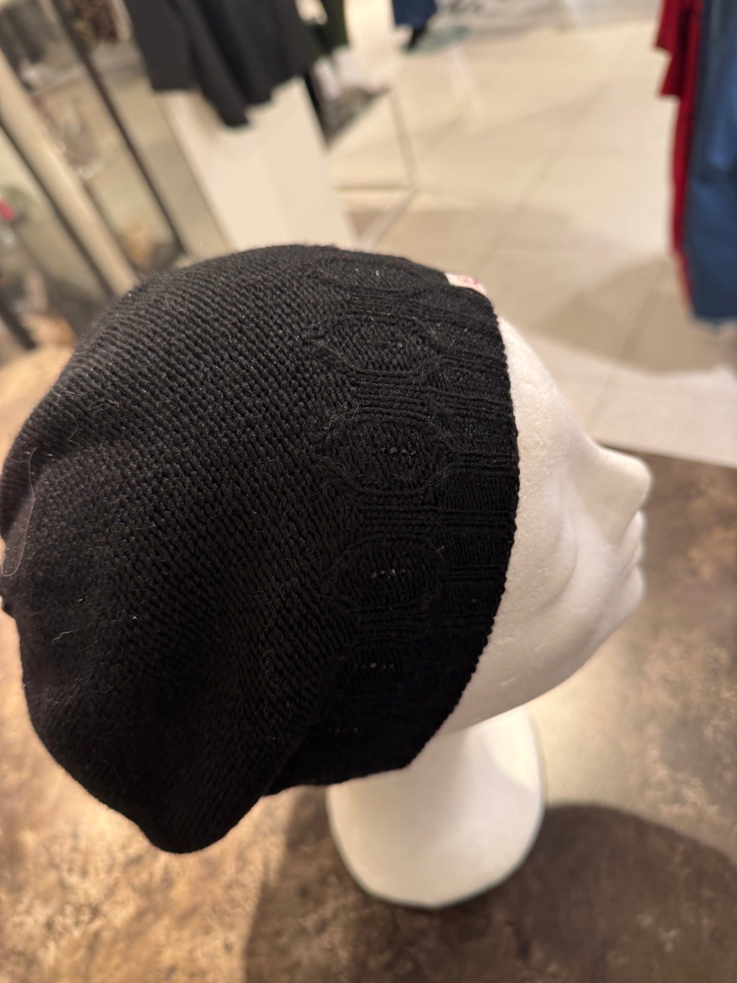 Svart mössa från Börjesson 42003