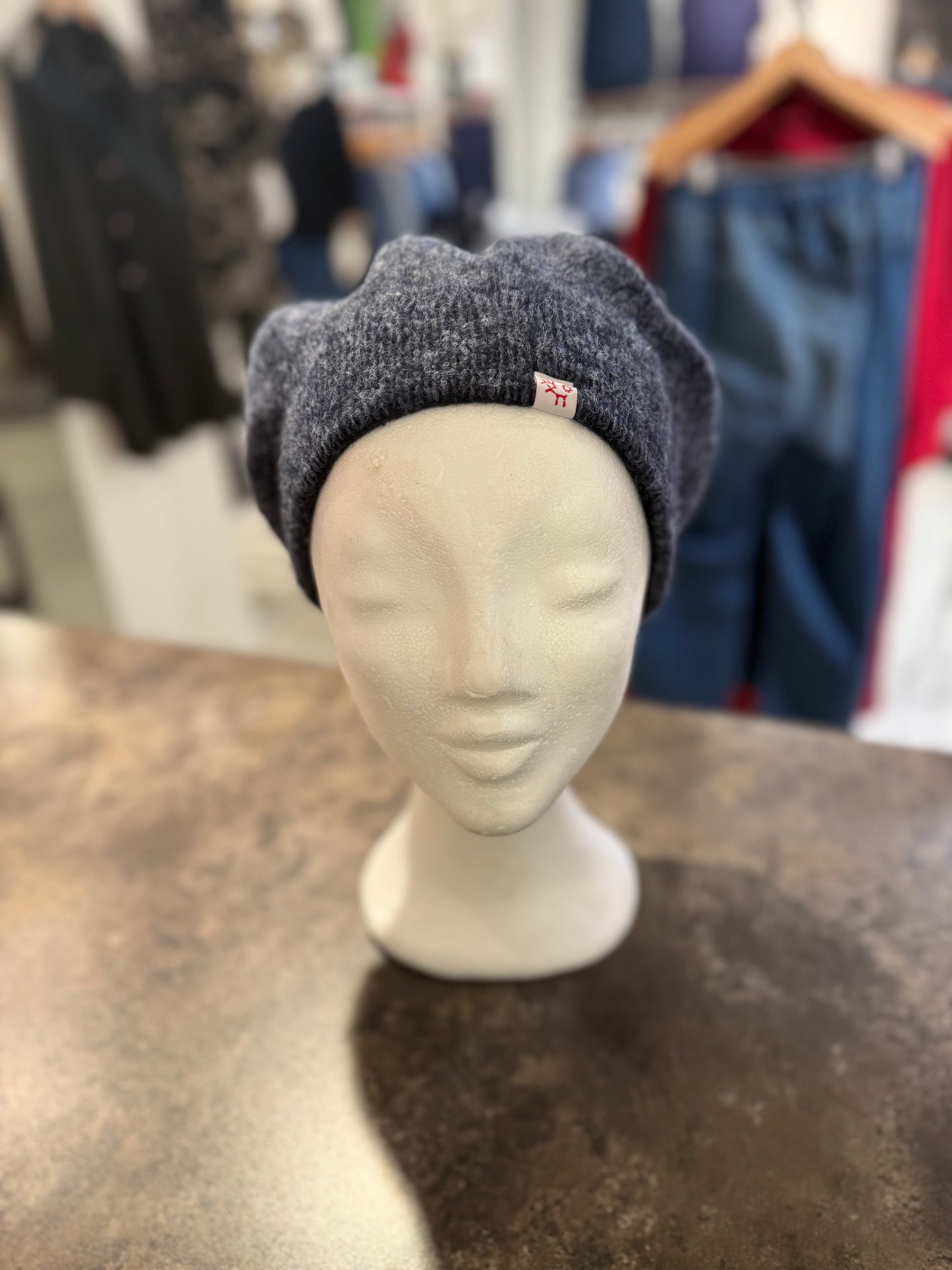 Blå mössa från Börjesson 42700