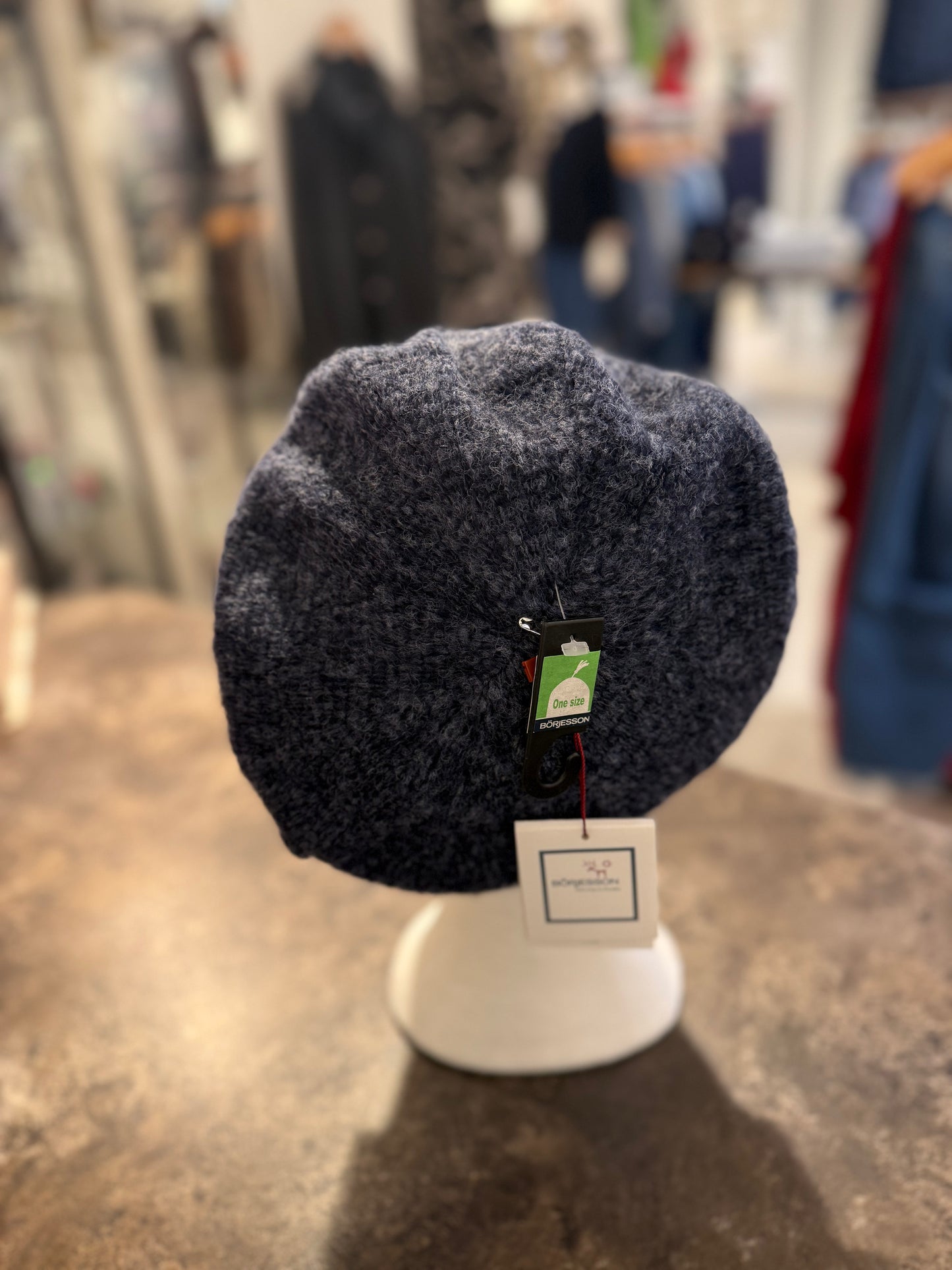 Blå mössa från Börjesson 42700