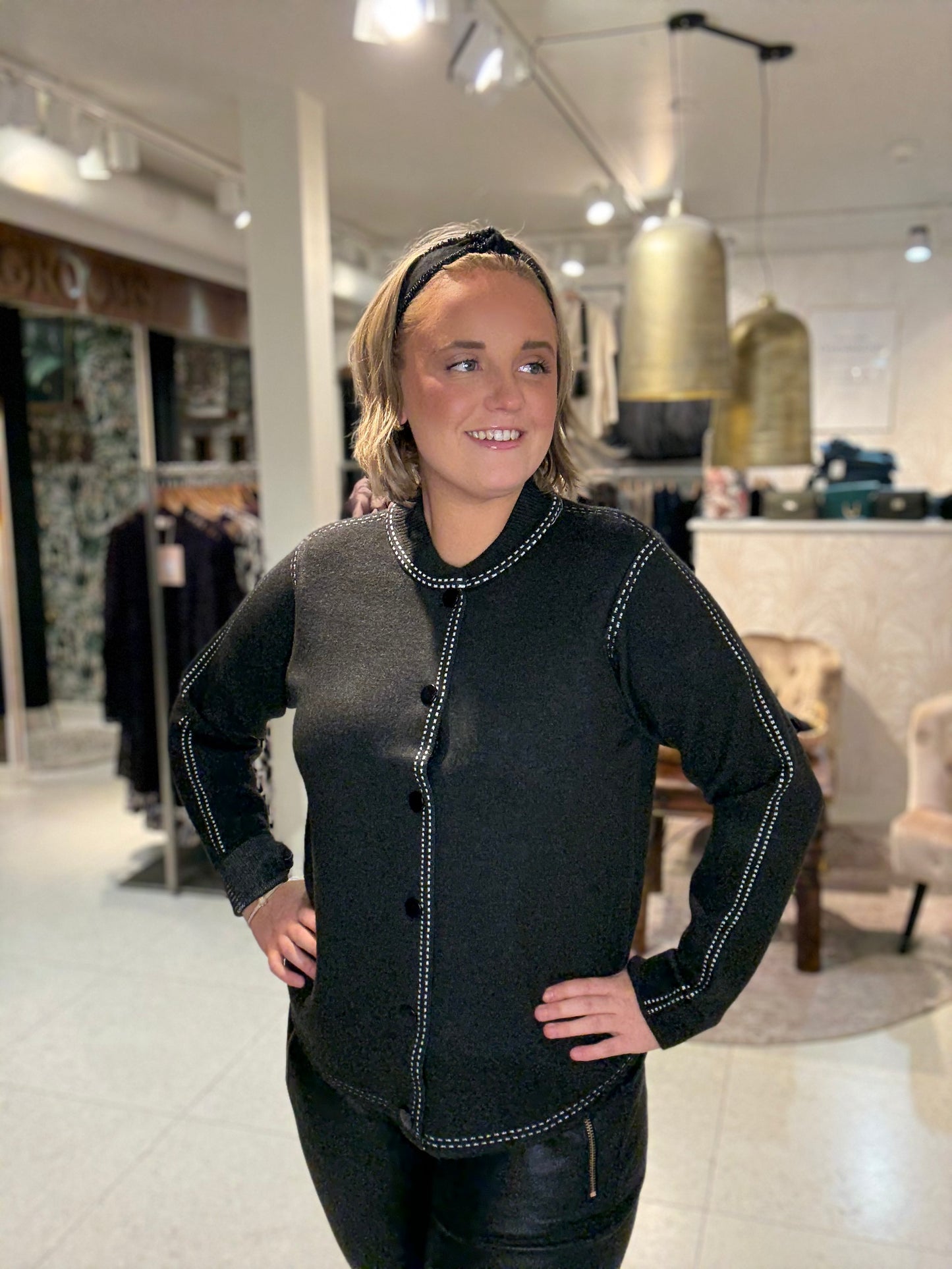 Mysig kofta från Nr 1 By Ox 63089