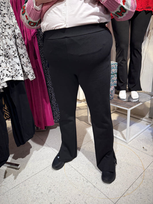 Svart byxa från Carmakoma 15364857