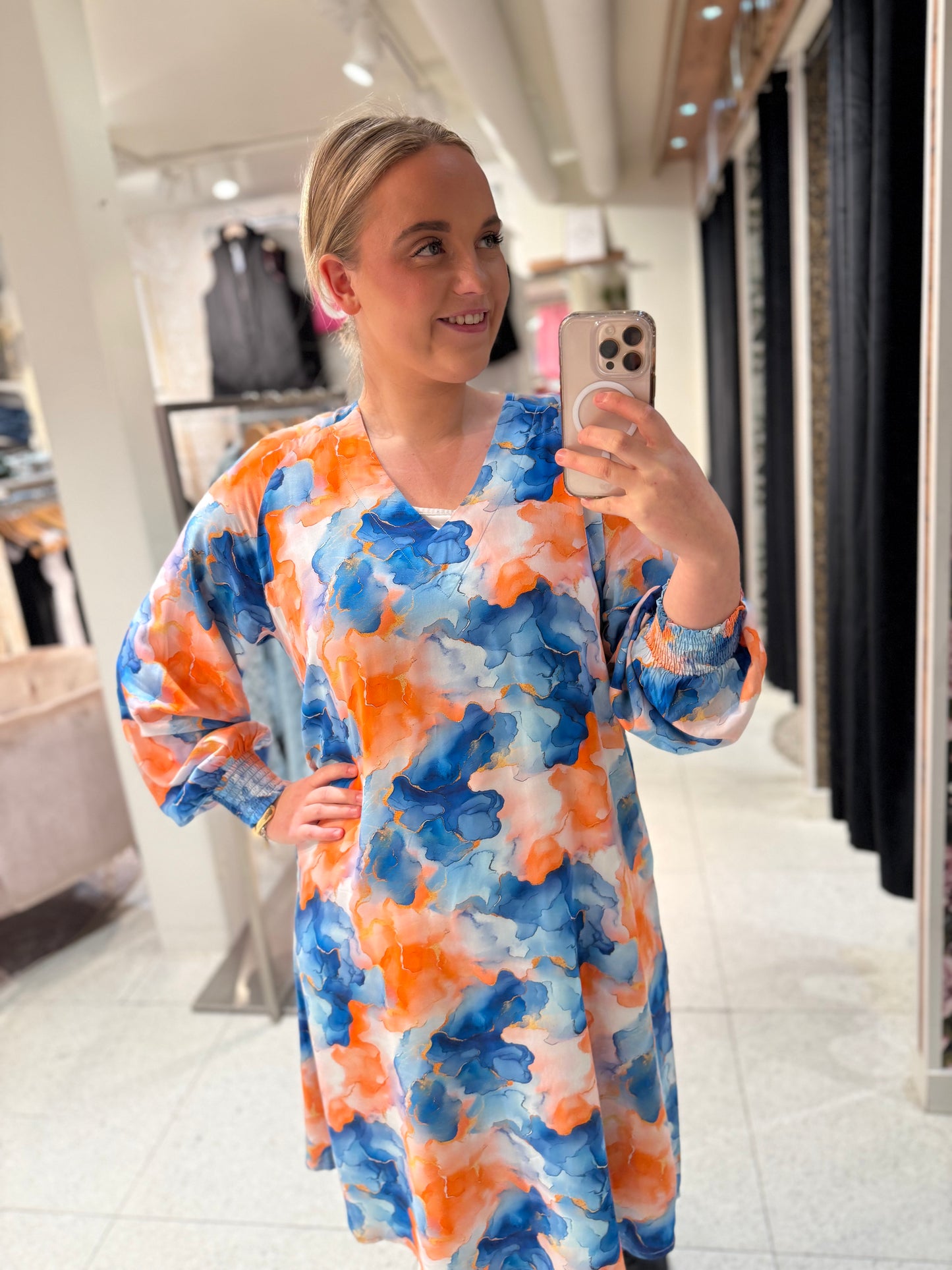 Mönstrad klänning från Nr 1 By OX 63172