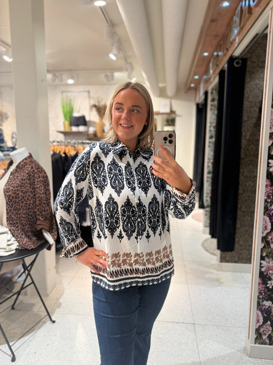 Mönstrad blus från Carmakoma 15372142