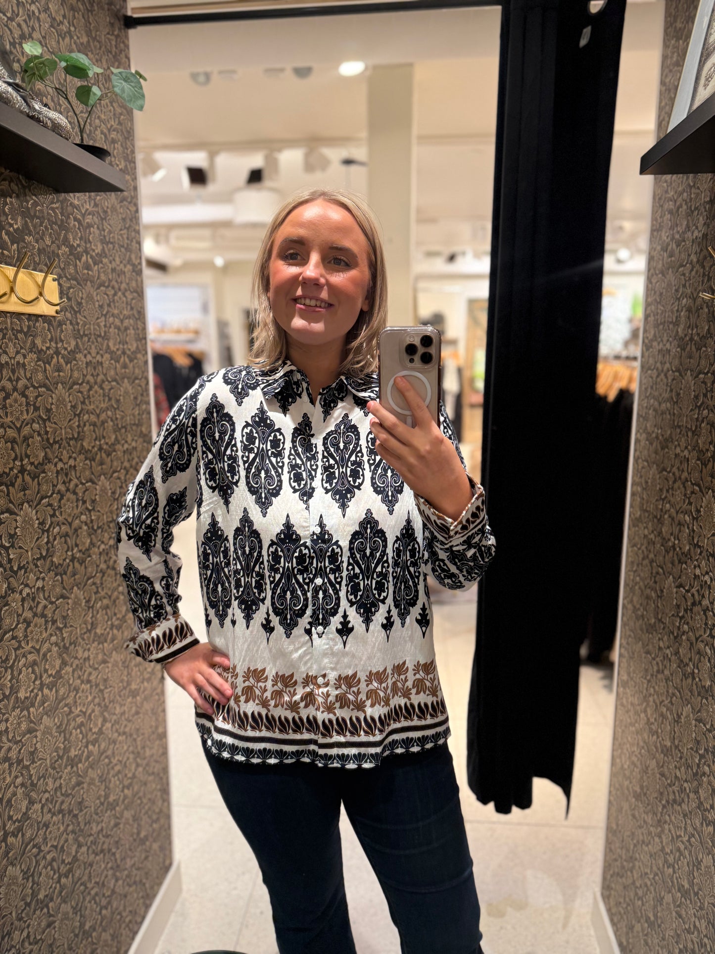 Mönstrad blus från Carmakoma 15372142