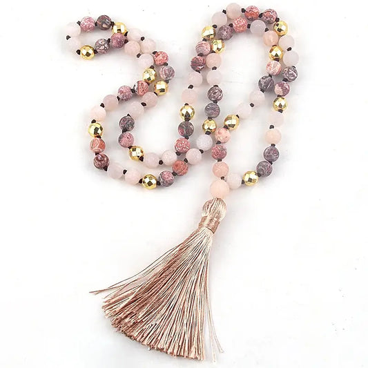 Rosa långt halsband från By Odahl