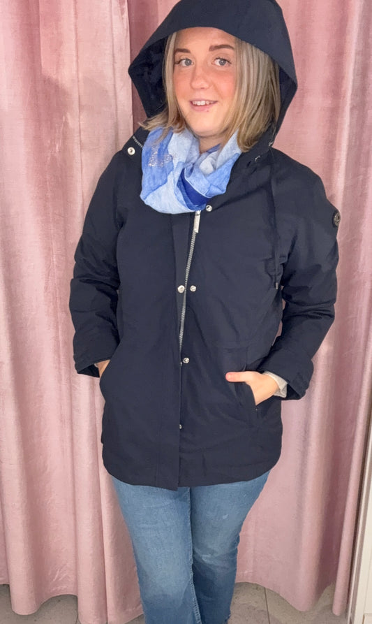 Marinblå jacka från Luhta