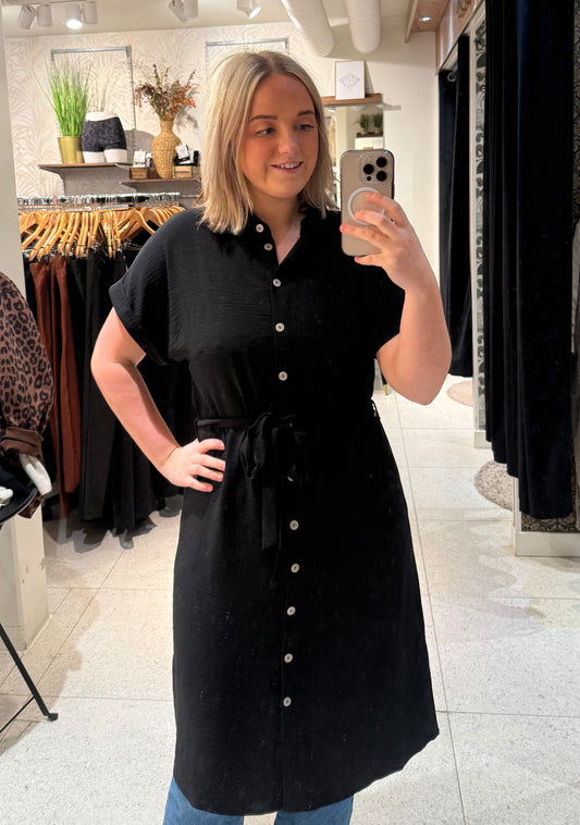 Svart långskjorta/klänning från Carmakoma 15372043