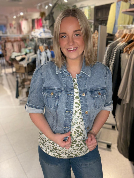 Kort jeans jacka från Yest Curve A006153