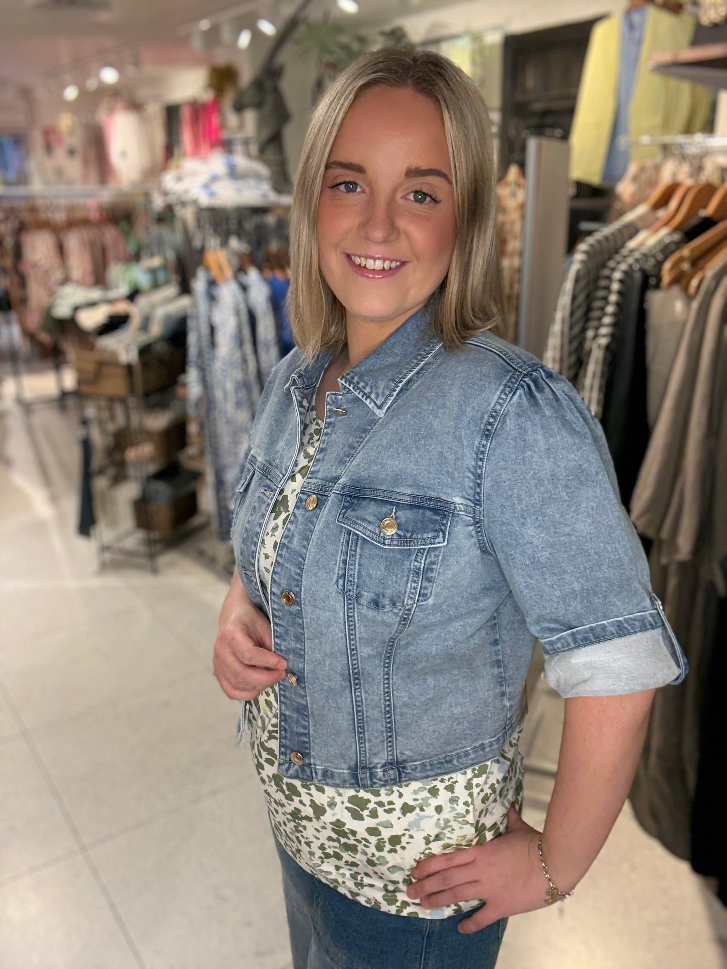 Kort jeans jacka från Yest Curve A006153