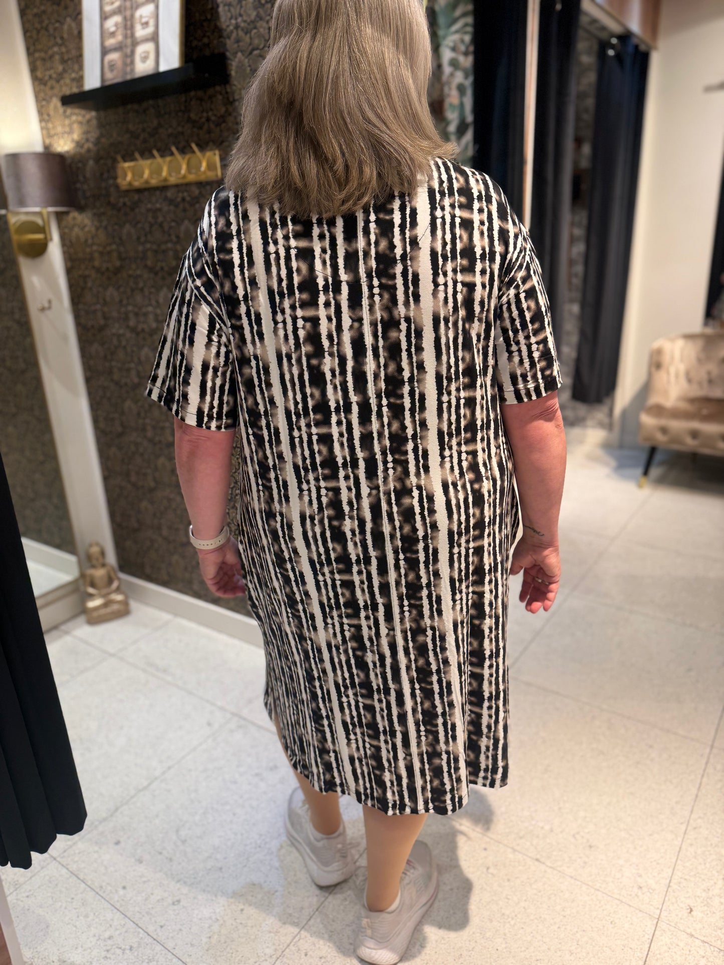 Mönstrad klänning från Ciso 220585