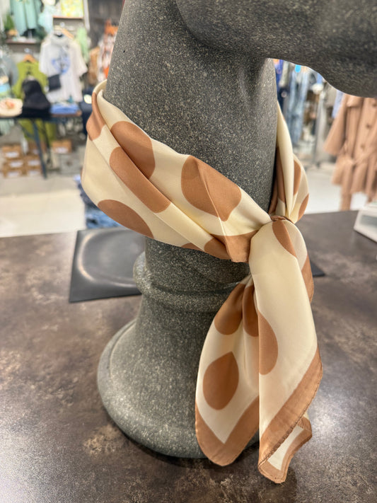 Prickig scarf från By Olbers