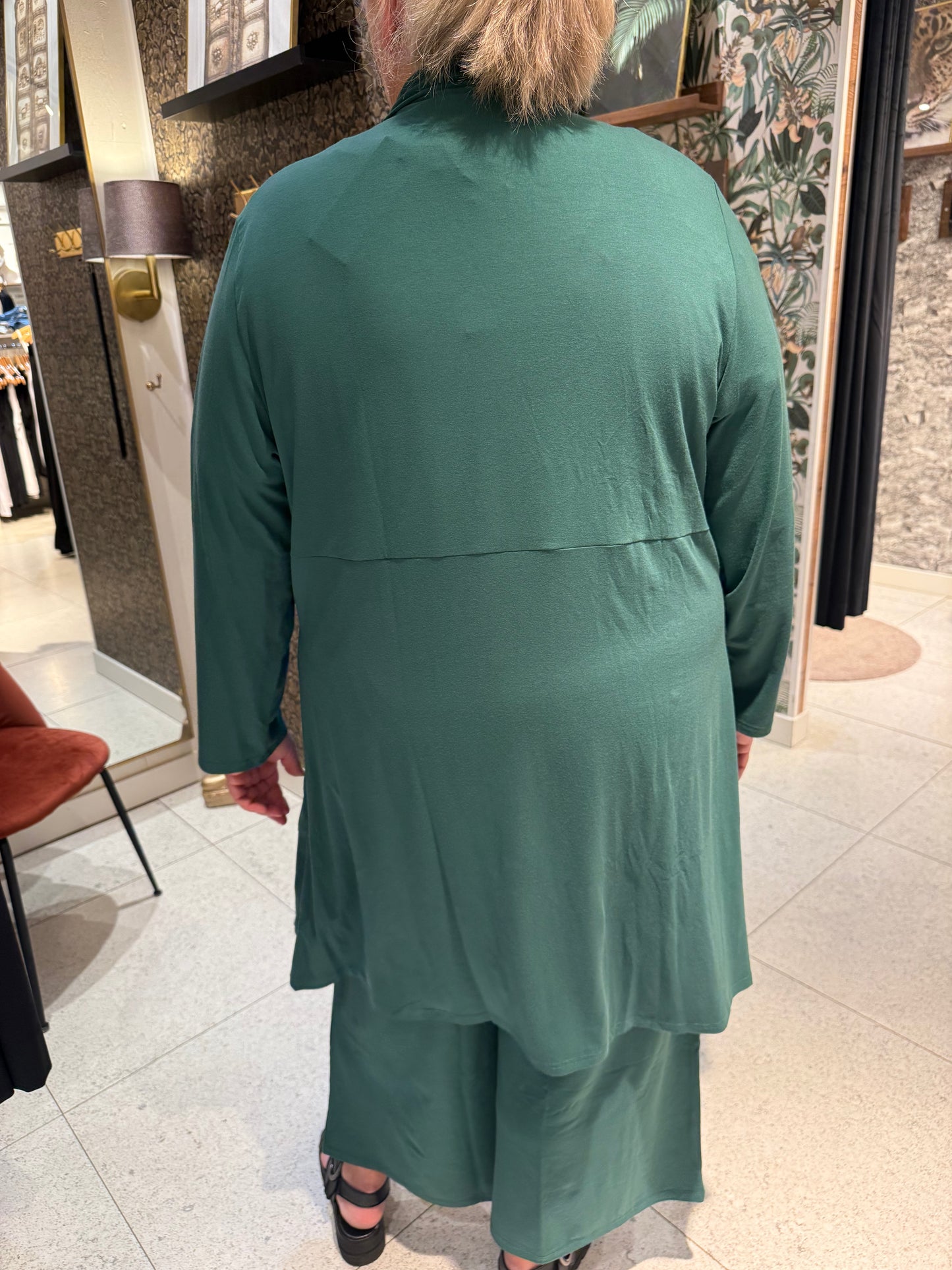 Grön långkofta från Kanok Sorine