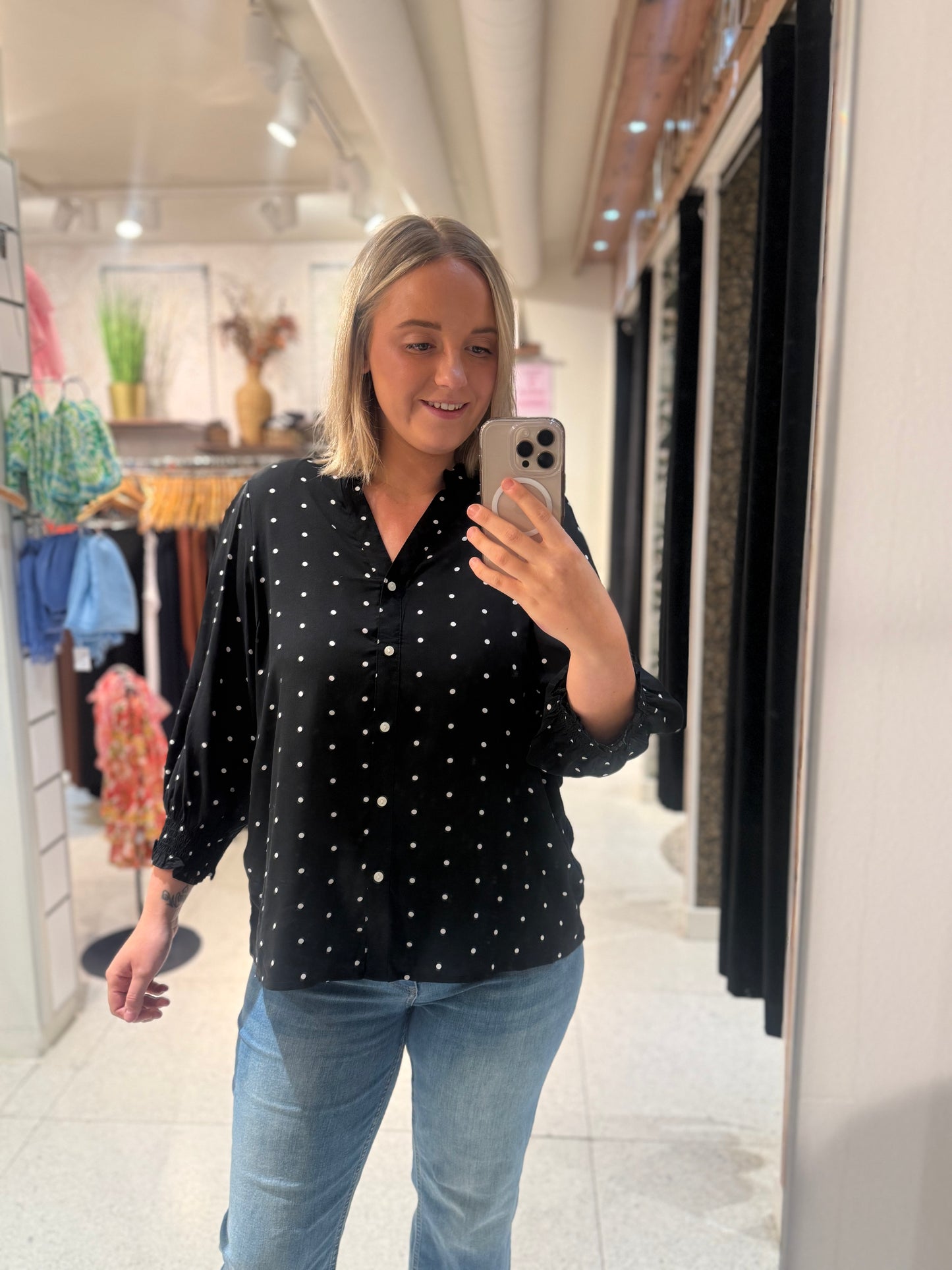 Prickig blus från Carmakoma