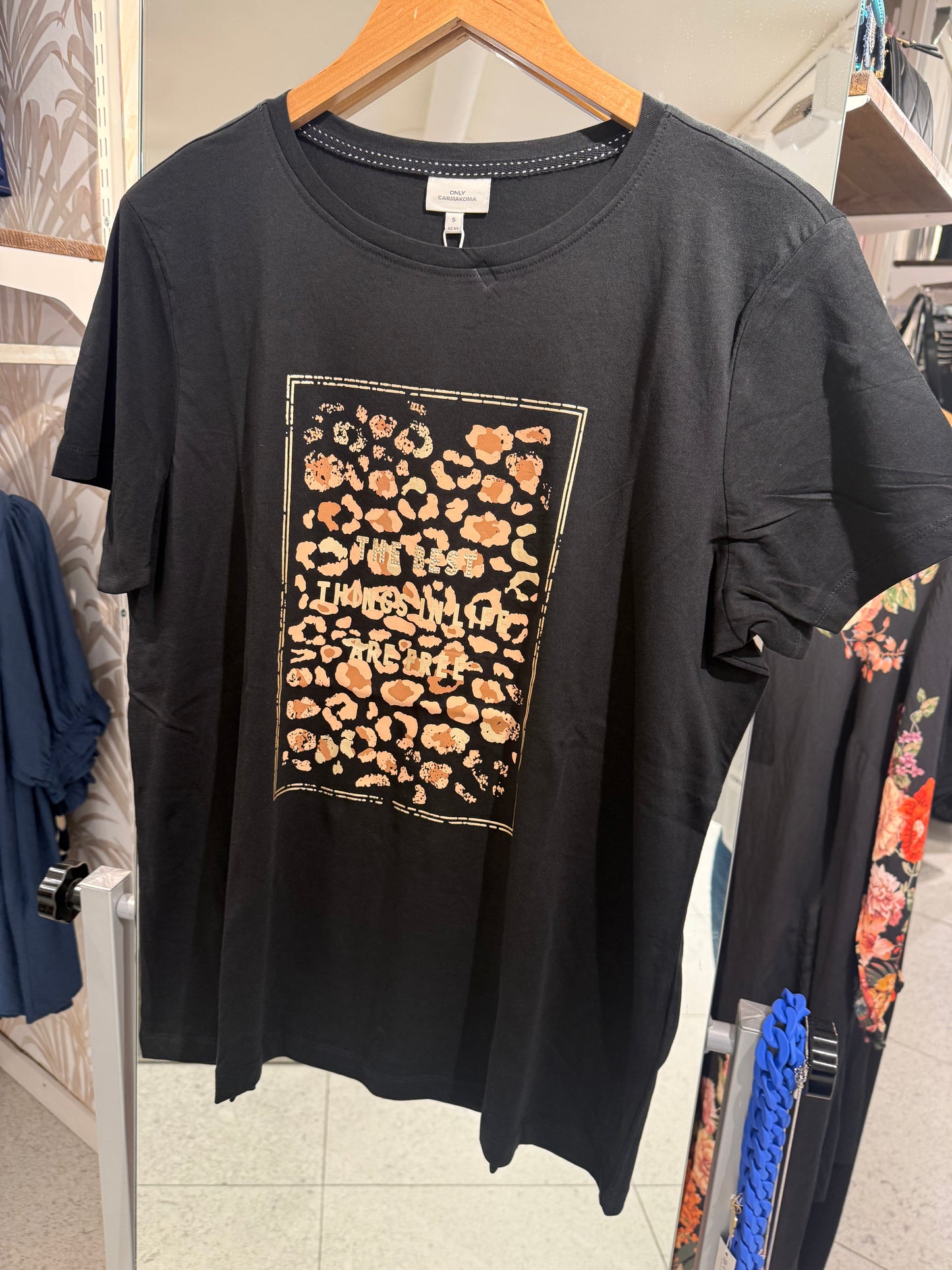 Tuff T-shirt från Carmakoma 15353271