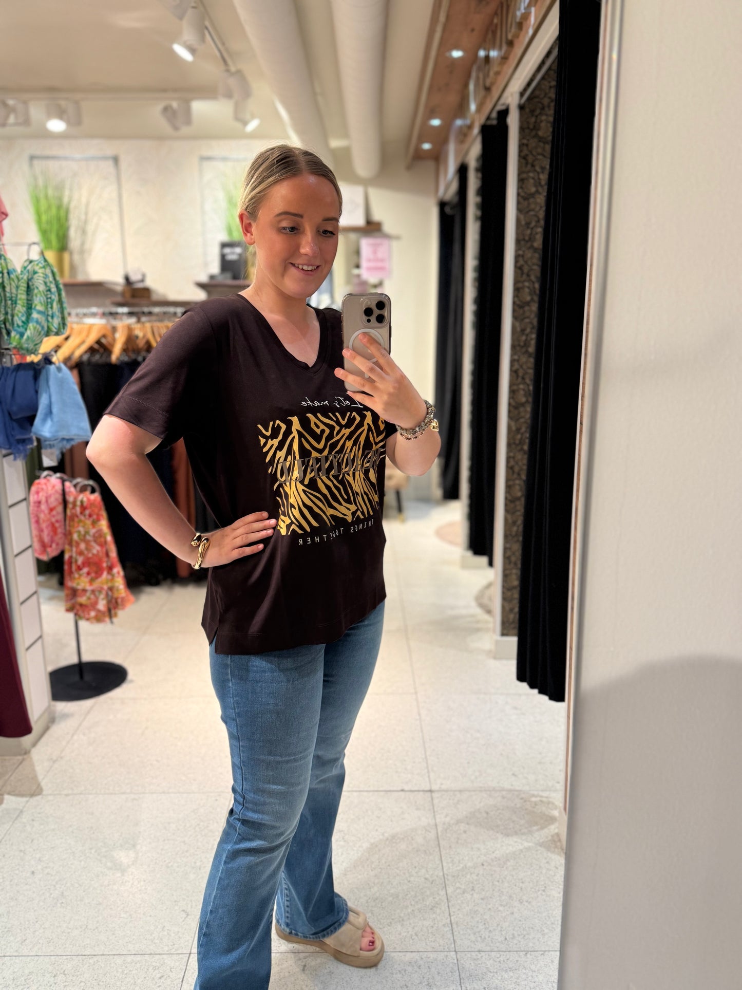 Tuff T-shirt från Carmakoma 15358842