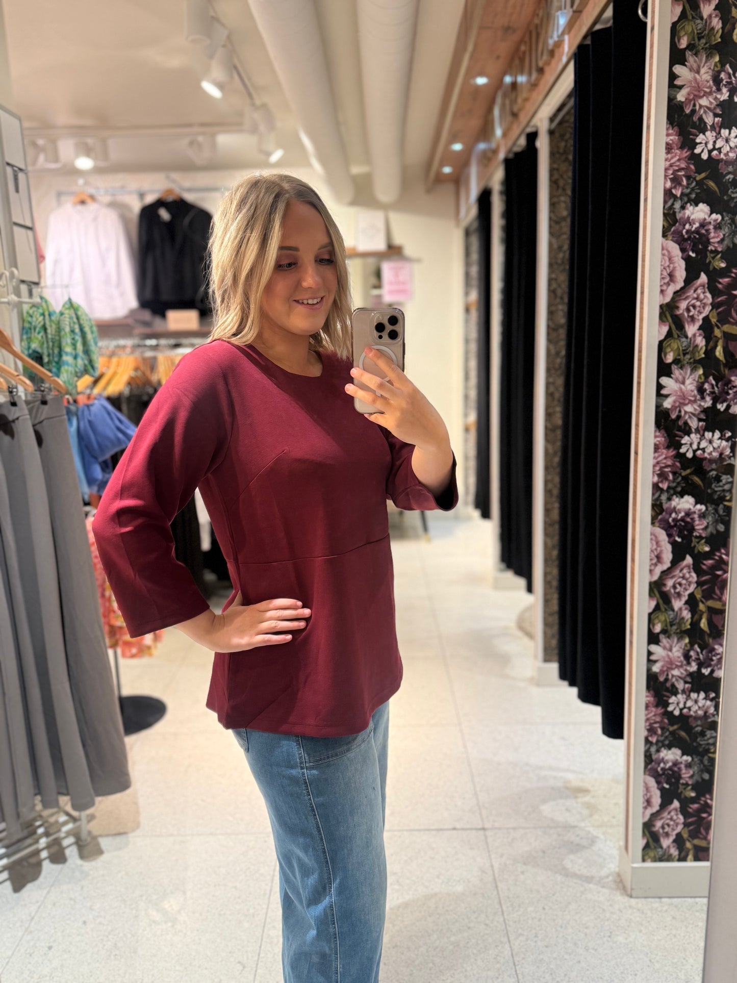 Vinröd tröja från Studio S265872