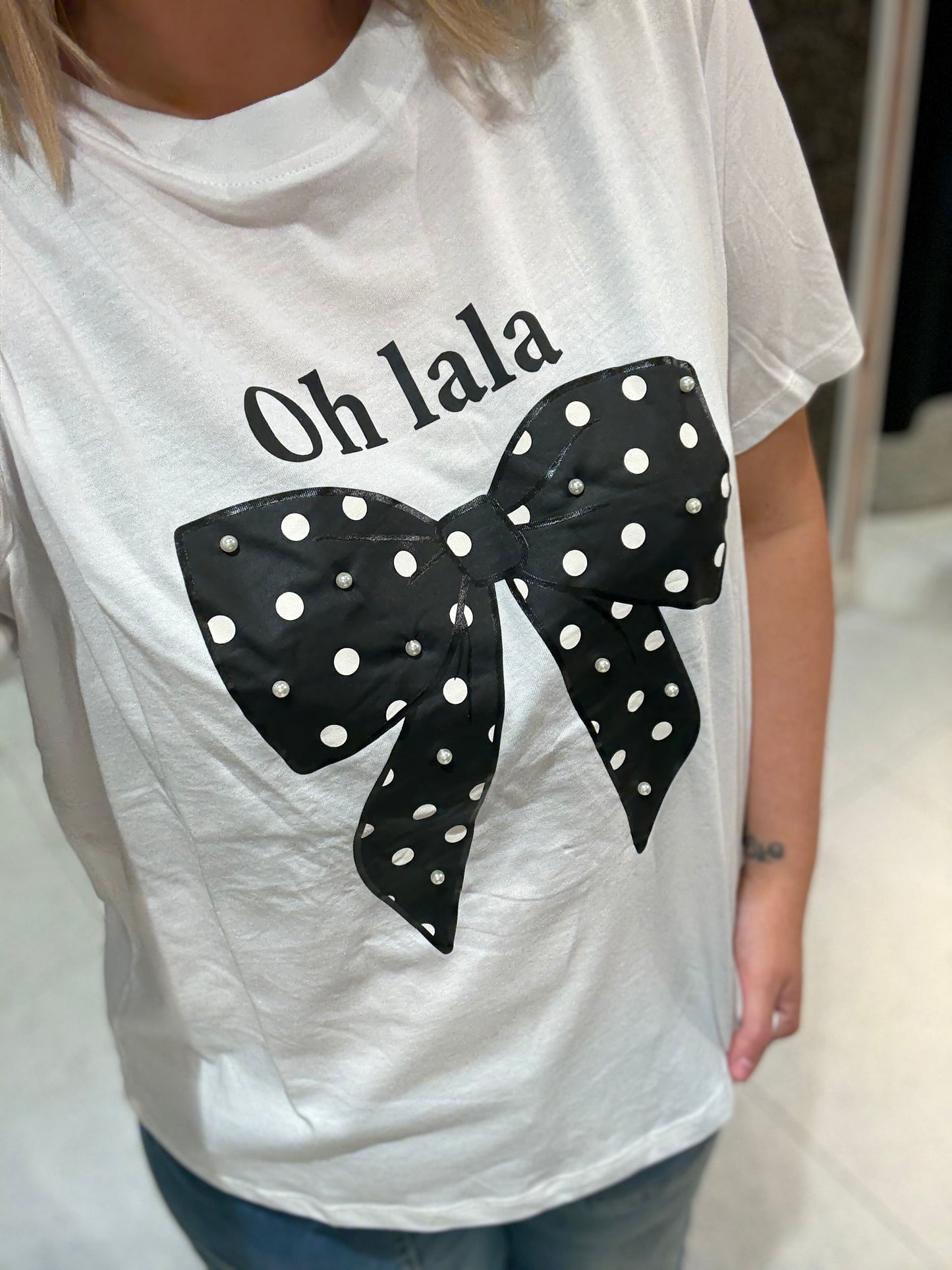 T-shirt med rosett från Carmakoma
