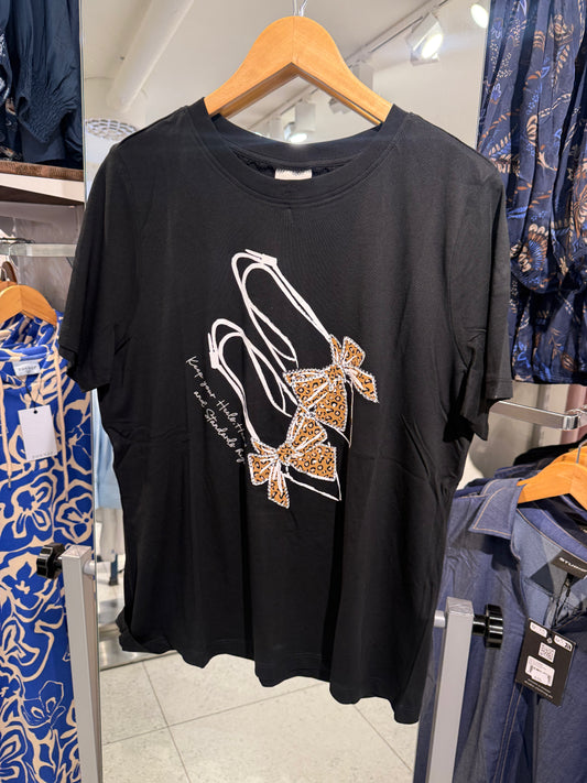 Tuff T-shirt från Carmakoma 15381052