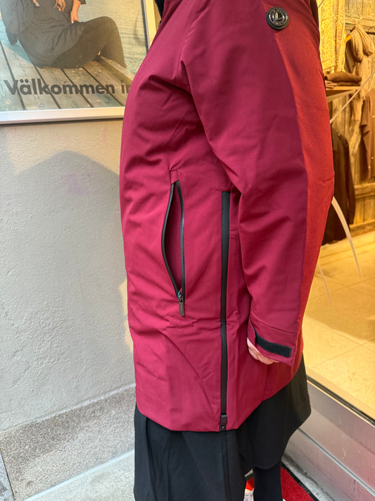 Röd jacka från Luhta